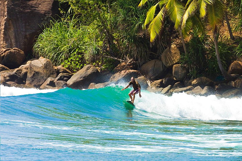 Surfing in Arugam Bay