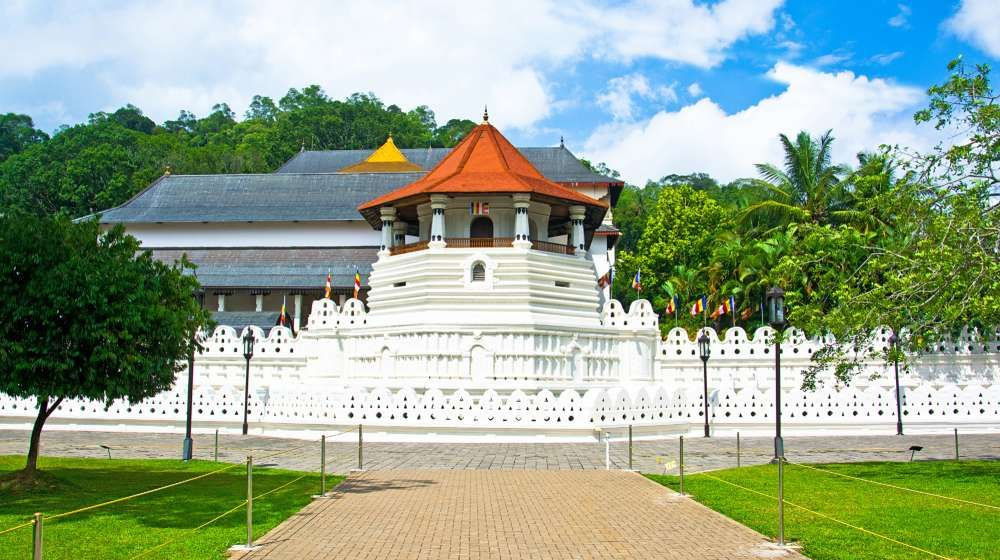 Temple of the Tooth, Kandy